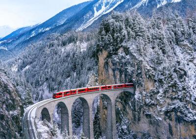 Winterzauber in der Schweiz Busreise nictours 2025 Bergbahn