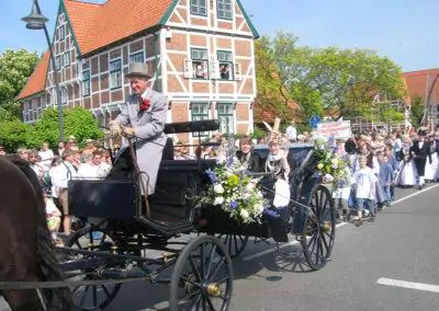 Altes Land Busreise nictours 2025 Blütenfest