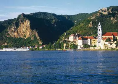 Dürnstein Busreise nictours 2025