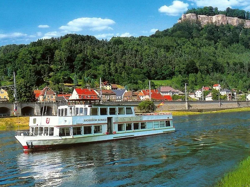 brunchfahrt-elbe-Tagesfahrt-nictours-2026