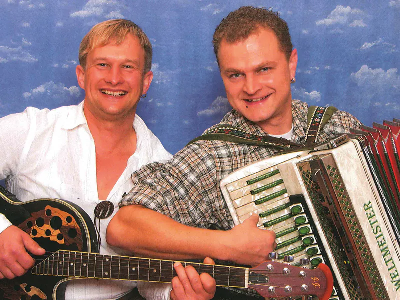 MARTINSGANSESSEN MIT DEN WALDSPITZBUBEN