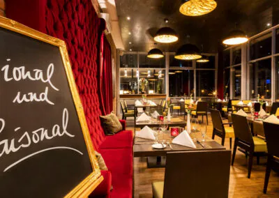 Silvester Güstrow nictours Busreise Restaurant